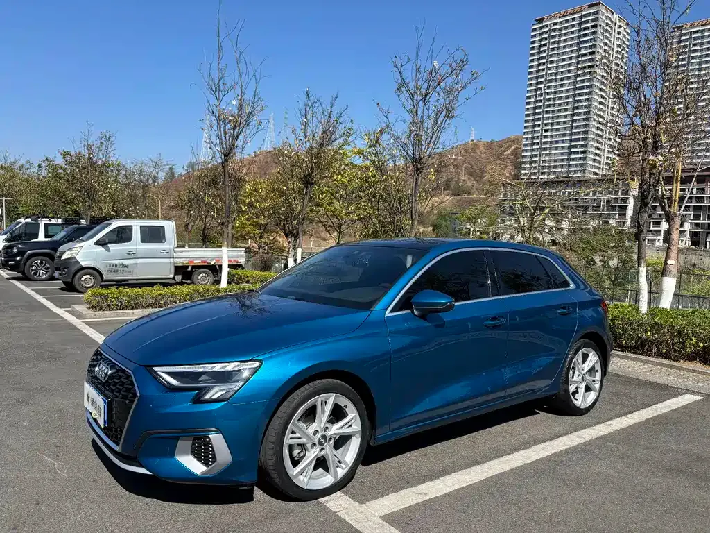 Audi A3 — фото 1