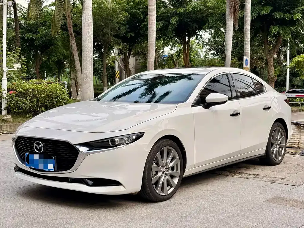Mazda 3 Axela 2022 из CN, фото 1