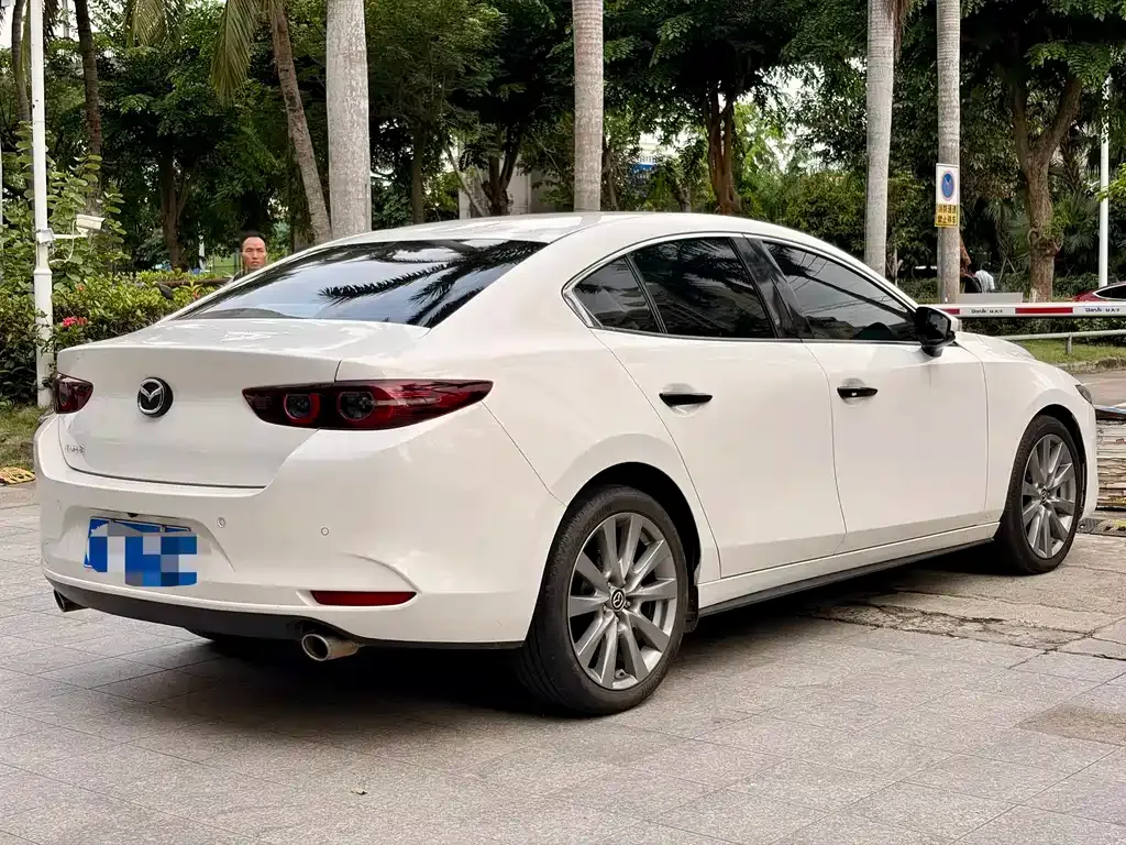 Mazda 3 Axela 2022 из CN, фото 2