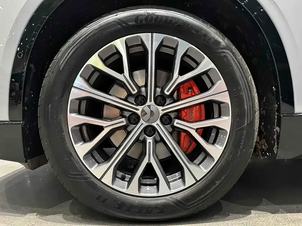 NIO EC6 — фото 10