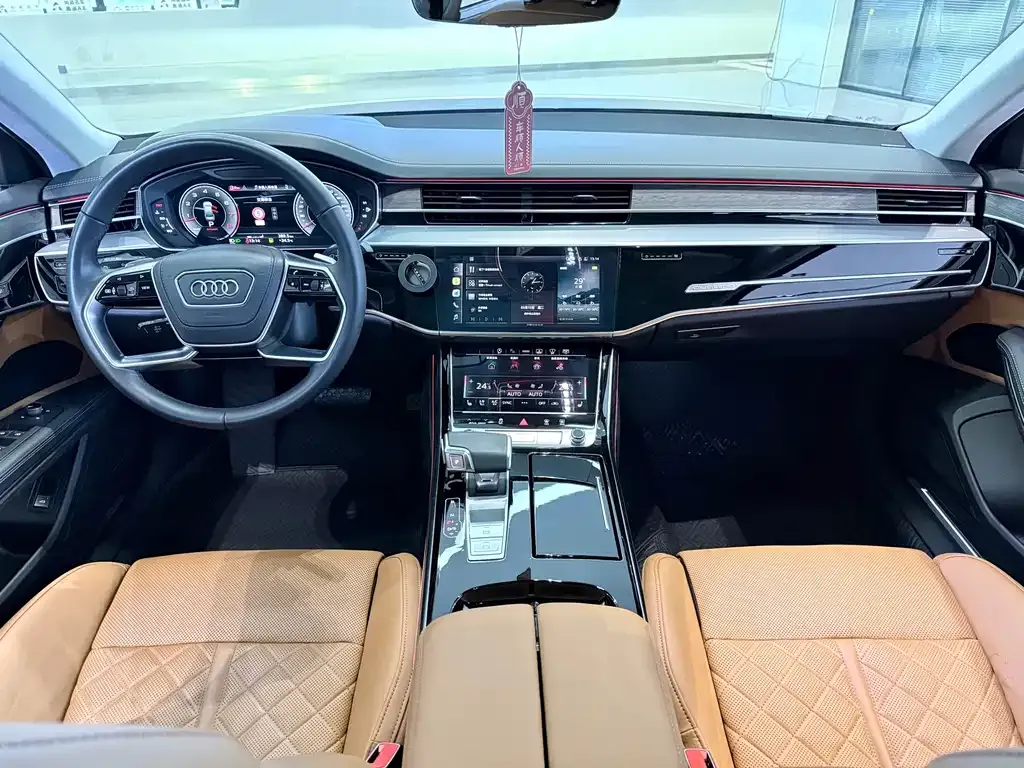 Audi A8 — фото 10