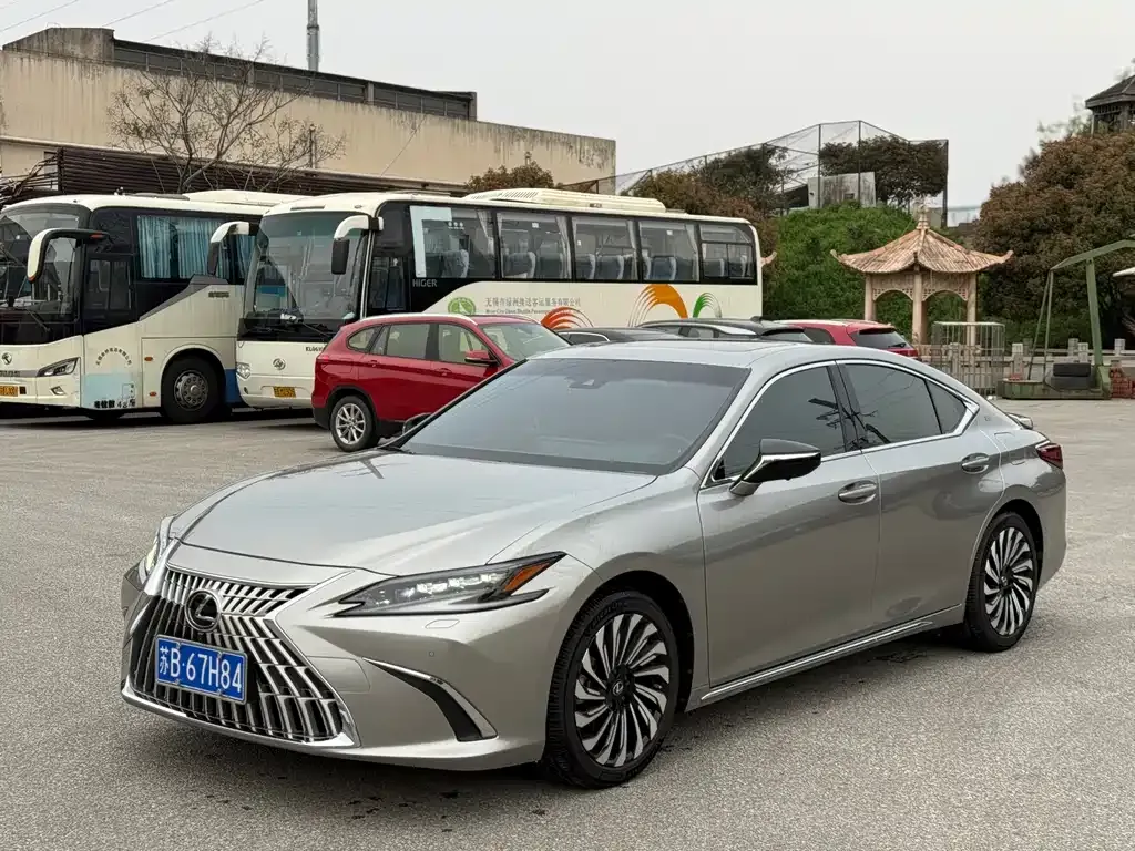 Lexus ES 2023 из CN, фото 1