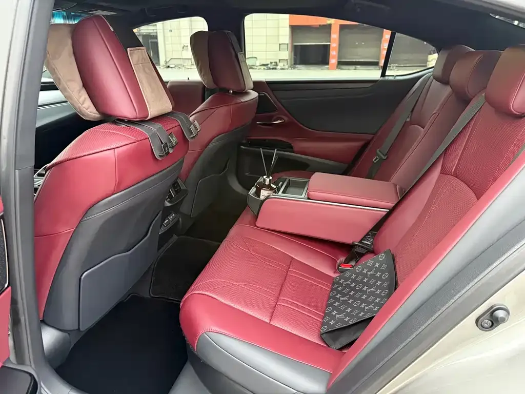 Lexus ES 2023 из CN, фото 6