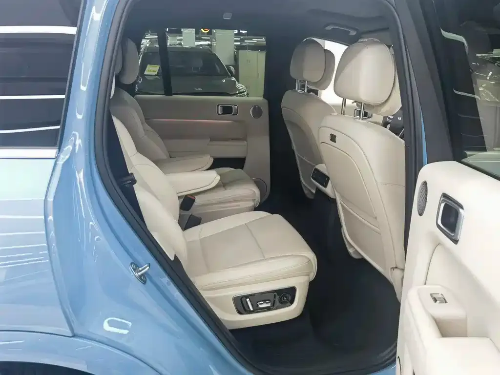 Li Auto L8 2025 из CN, фото 2