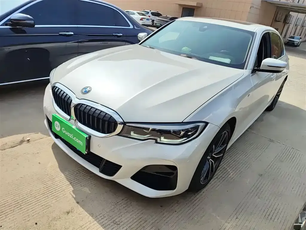 BMW 3 Series 2022 из CN, фото 1
