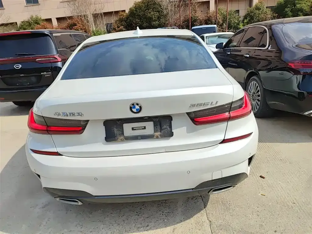 BMW 3 Series 2022 из CN, фото 4