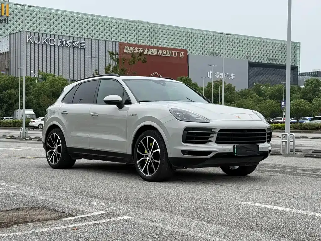Porsche Cayenne Hybrid — фото 9