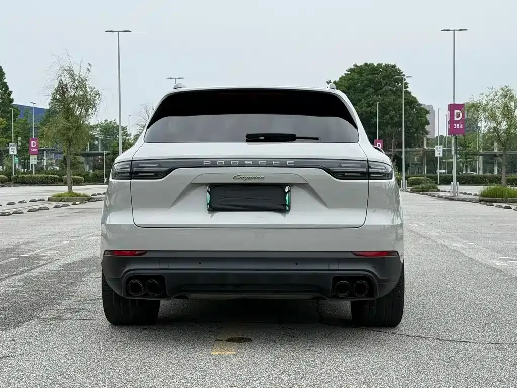 Porsche Cayenne Hybrid — фото 7