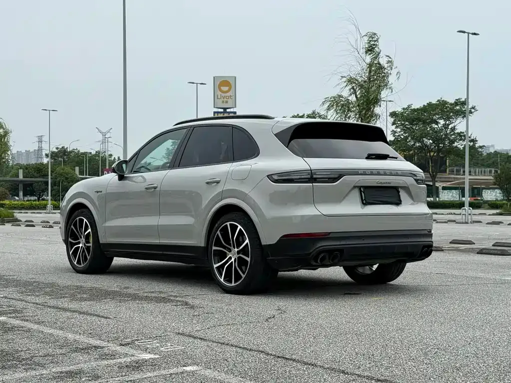 Porsche Cayenne Hybrid — фото 6