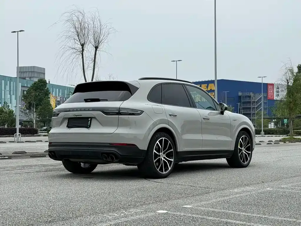 Porsche Cayenne Hybrid — фото 8