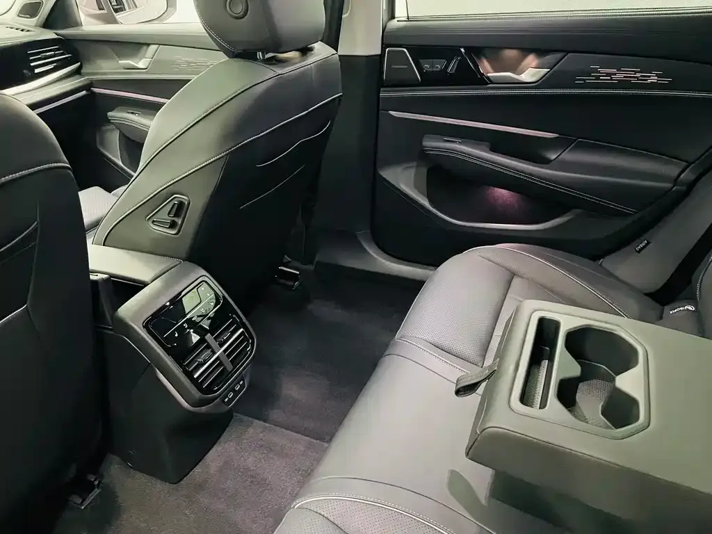 Volkswagen Passat — фото 7