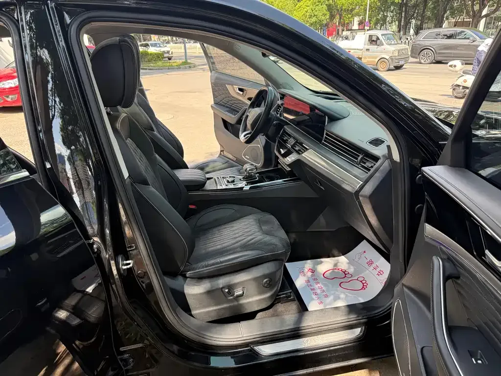 Hongqi HS5 2023 из CN, фото 8