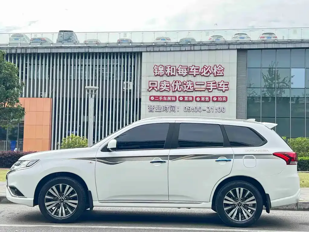 Mitsubishi Outlander 2023 из CN, фото 5