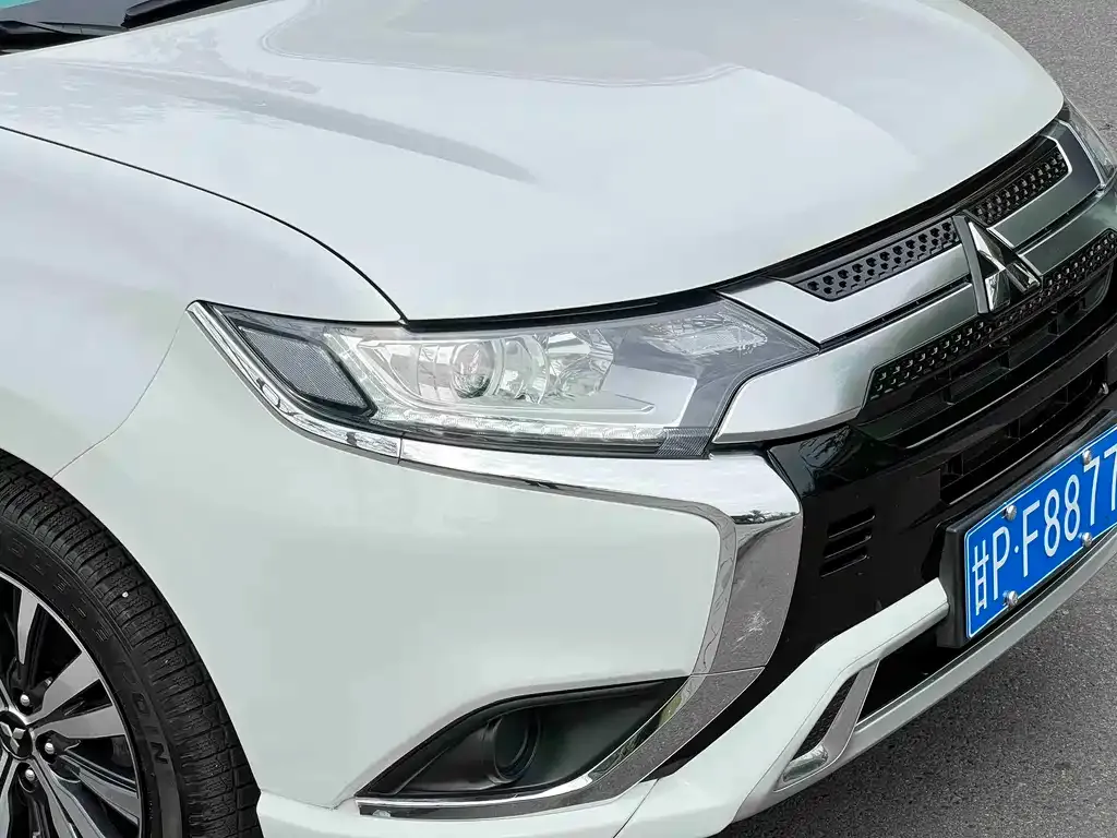Mitsubishi Outlander 2023 из CN, фото 6
