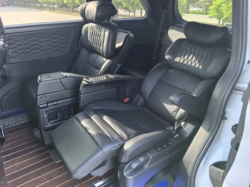 Honda Elysion 2025 из CN, фото 9