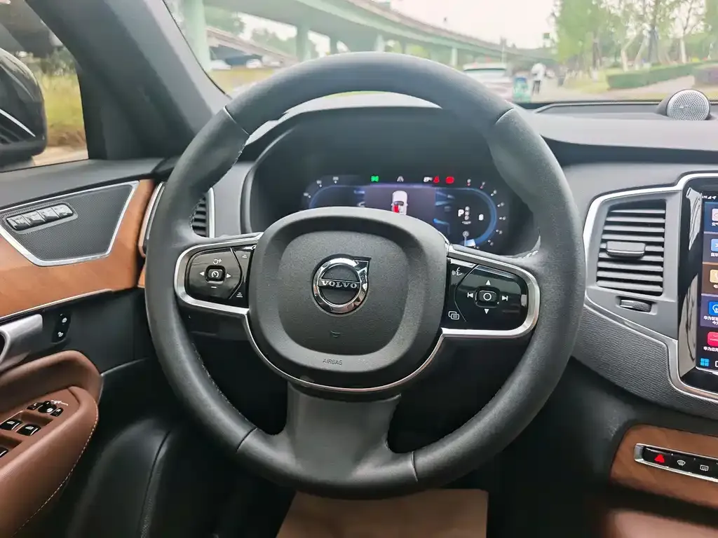 Volvo XC90 2023 из CN, фото 2
