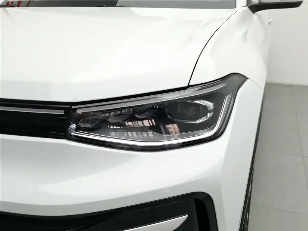 Volkswagen Tharu — фото 3