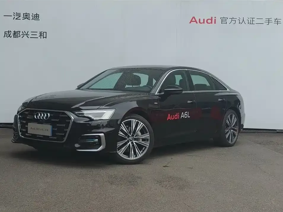 Audi A6L — фото 1