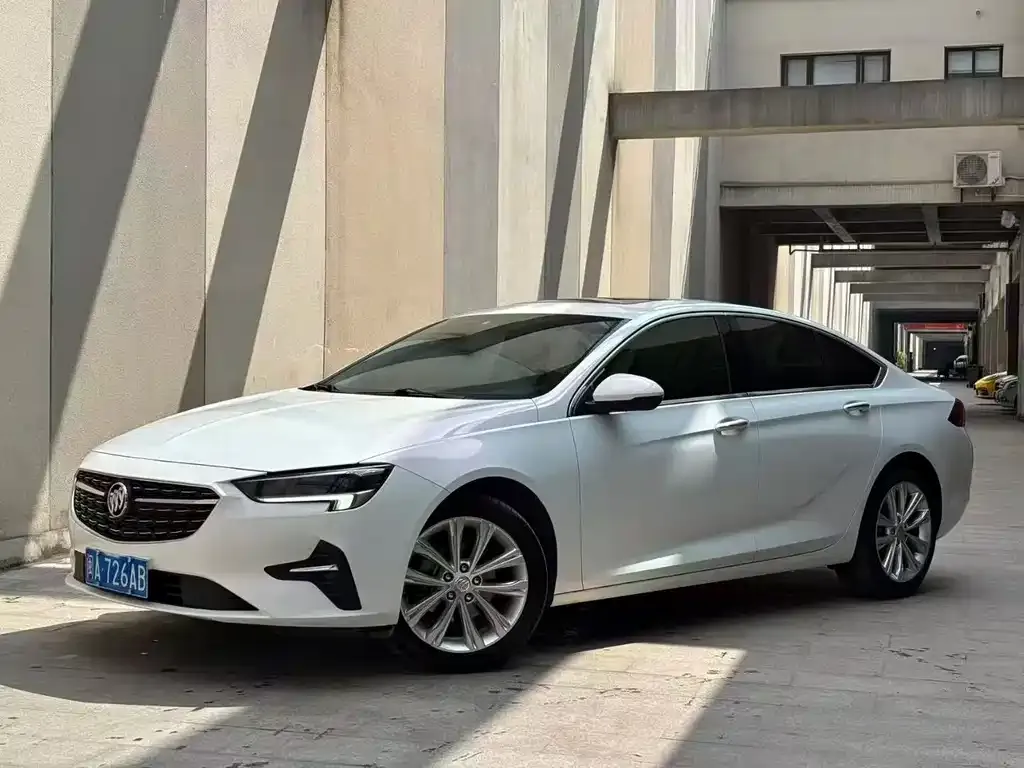 Buick Regal — фото 1