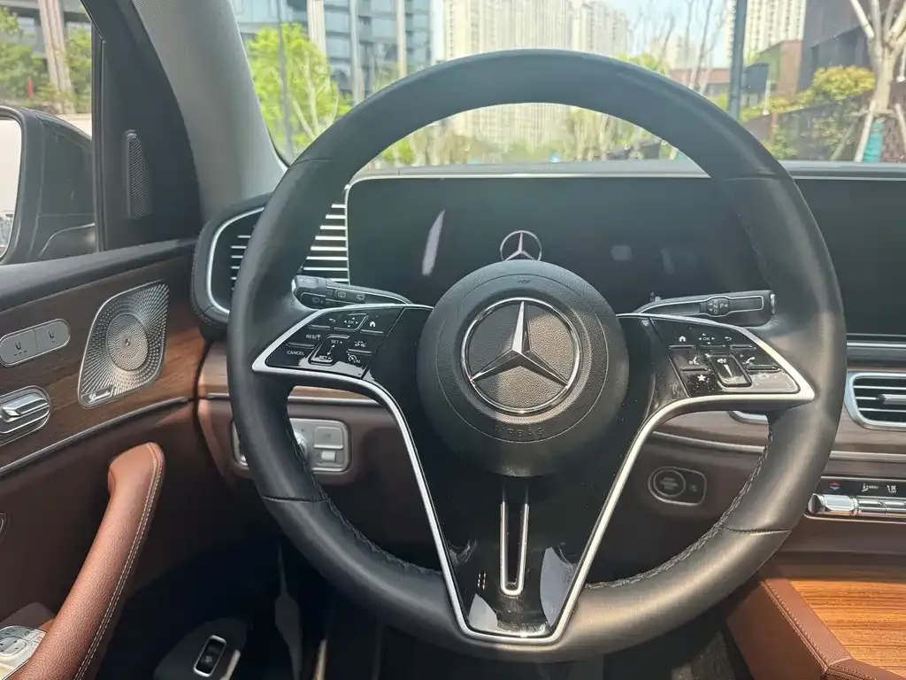 Mercedes-Benz GLE — фото 9