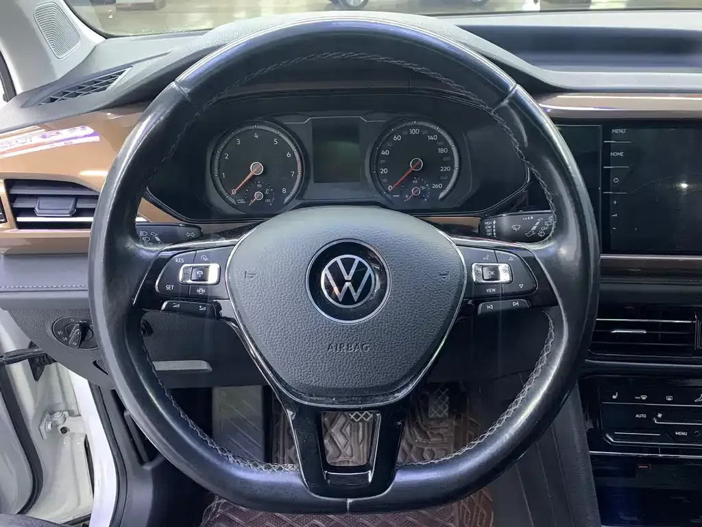 Volkswagen Tharu — фото 9