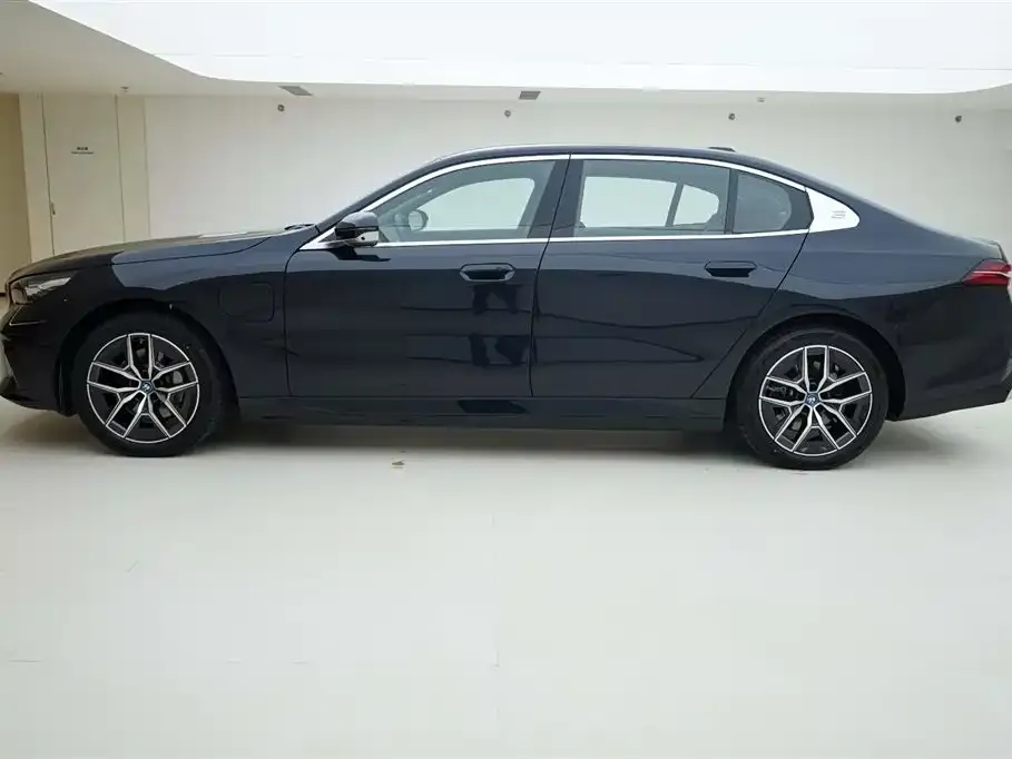 BMW i5 2025 из CN, фото 6