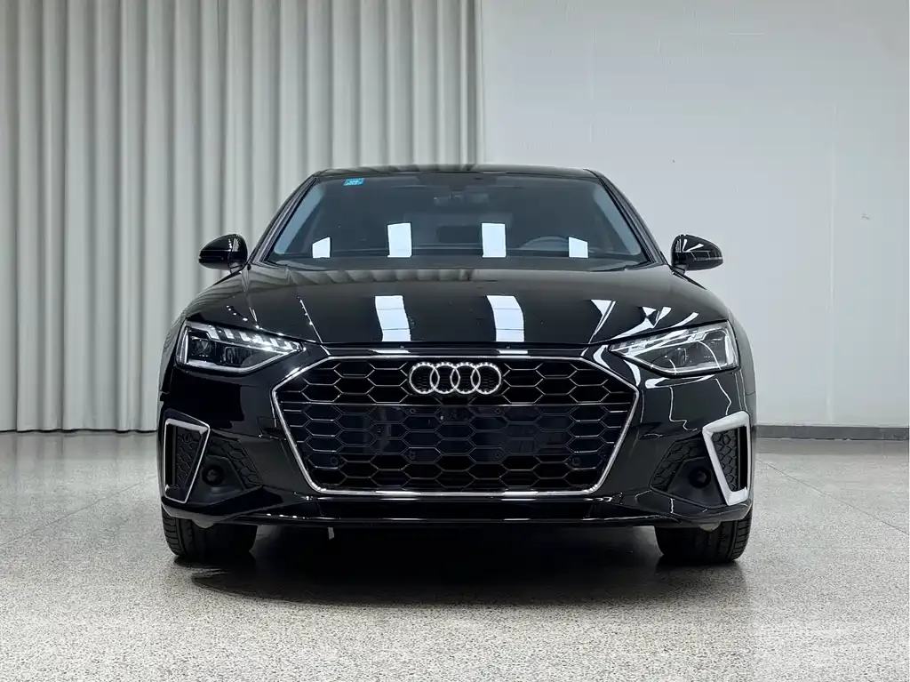 Audi A4L 2021 из CN, фото 3