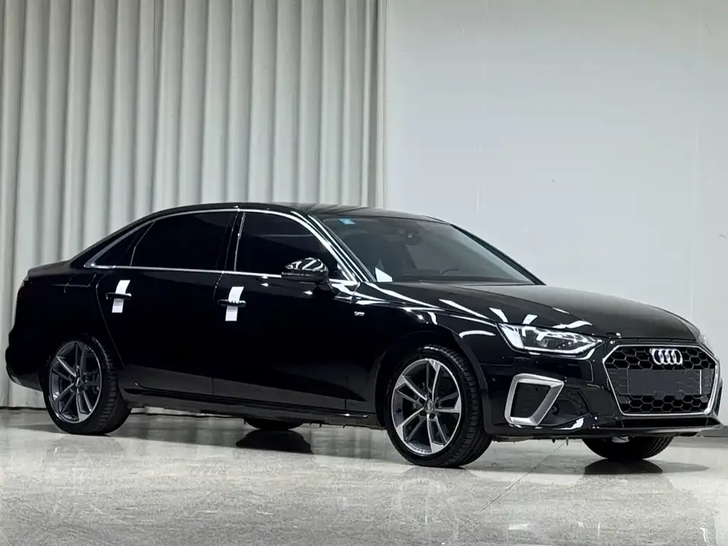 Audi A4L 2021 из CN, фото 2
