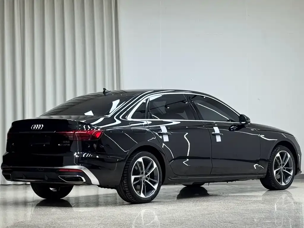 Audi A4L 2021 из CN, фото 9