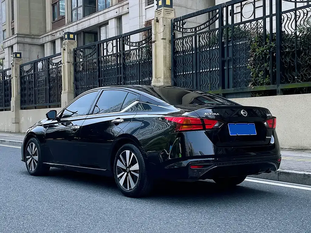 Nissan Teana — фото 7