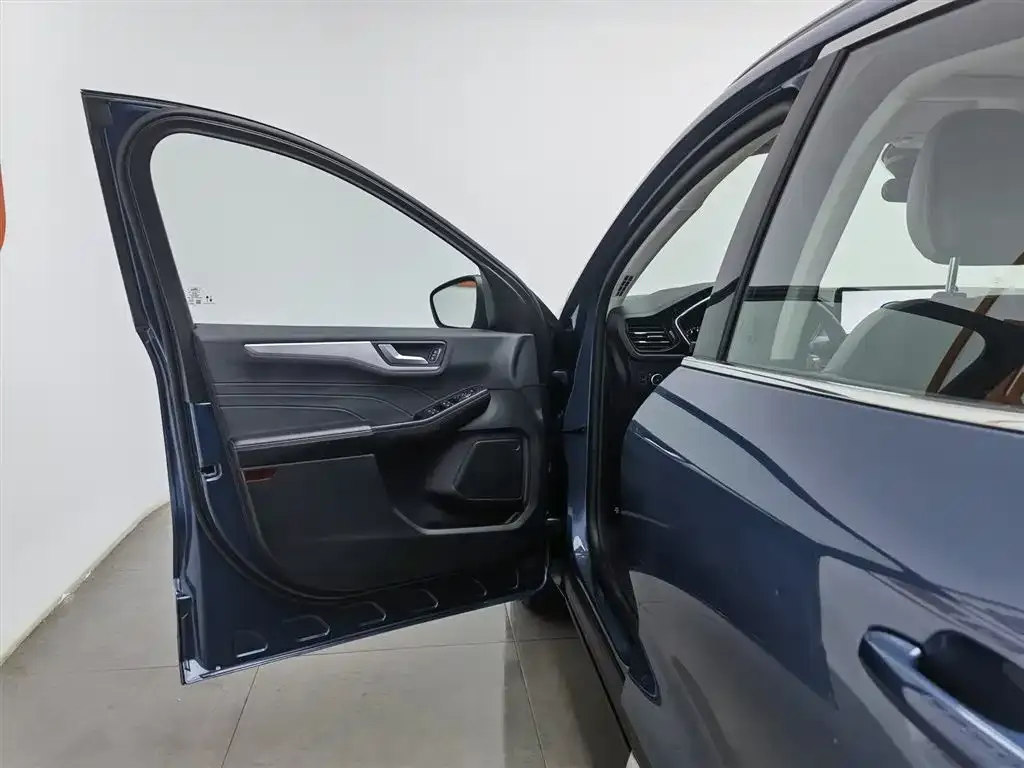 Ford Escape 2024 из CN, фото 3