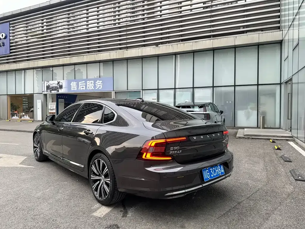 Volvo S90 2024 из CN, фото 6