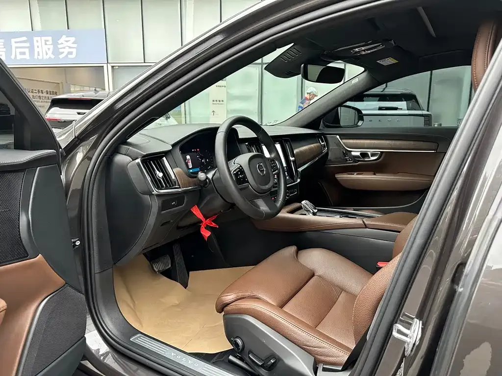Volvo S90 2024 из CN, фото 2