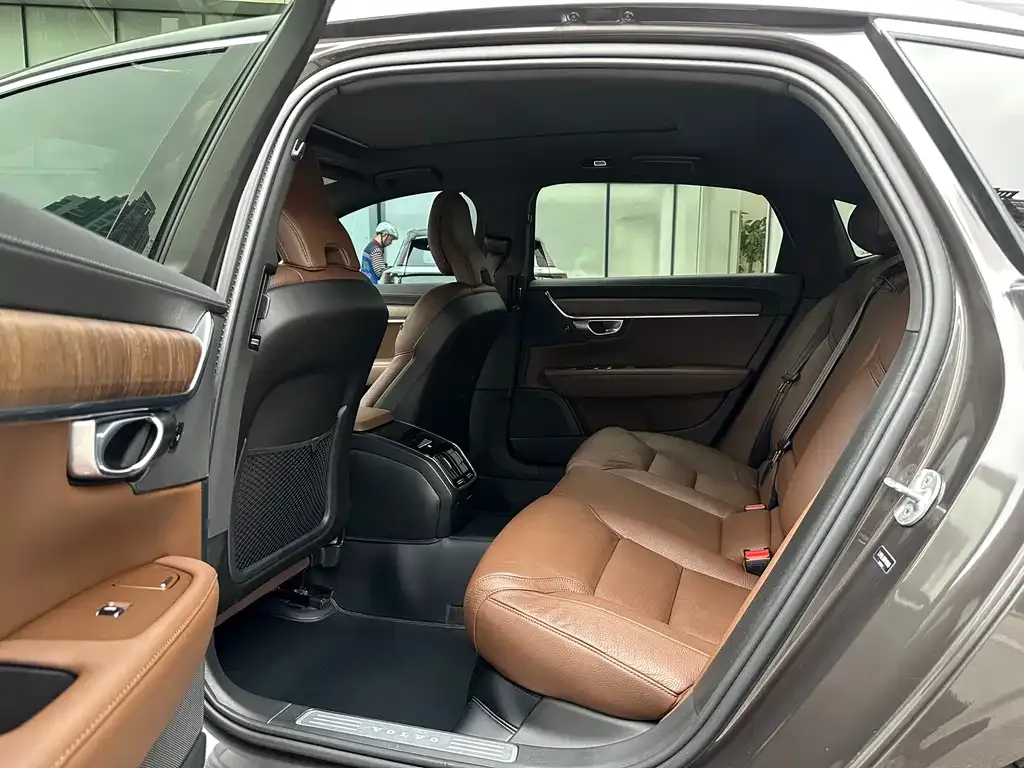 Volvo S90 2024 из CN, фото 7