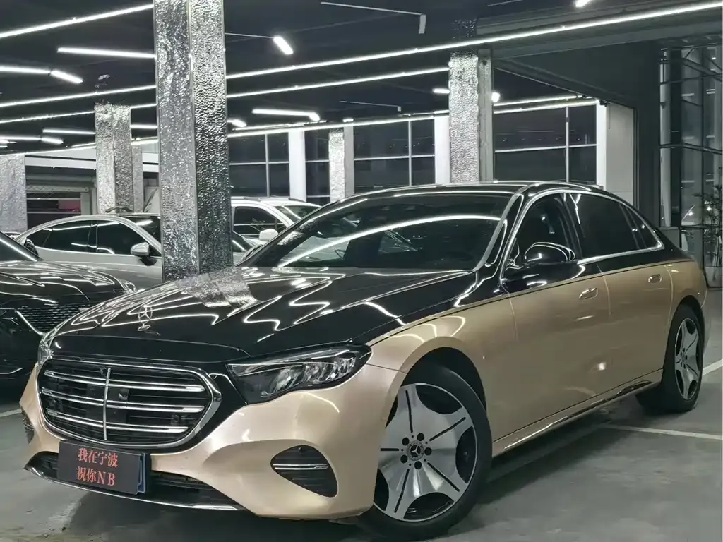 Mercedes-Benz E-Class — фото 1