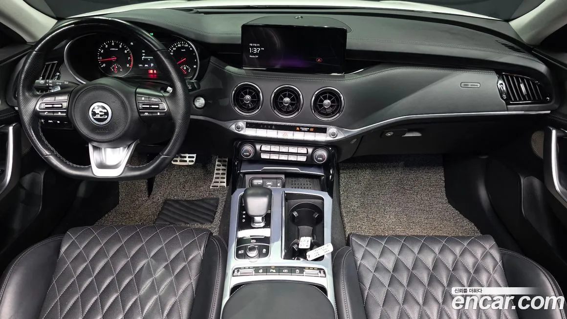 Kia Stinger — фото 10