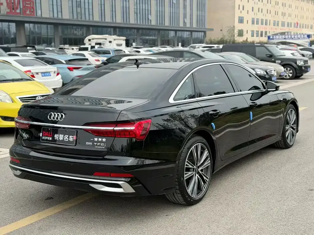 Audi A6L — фото 9