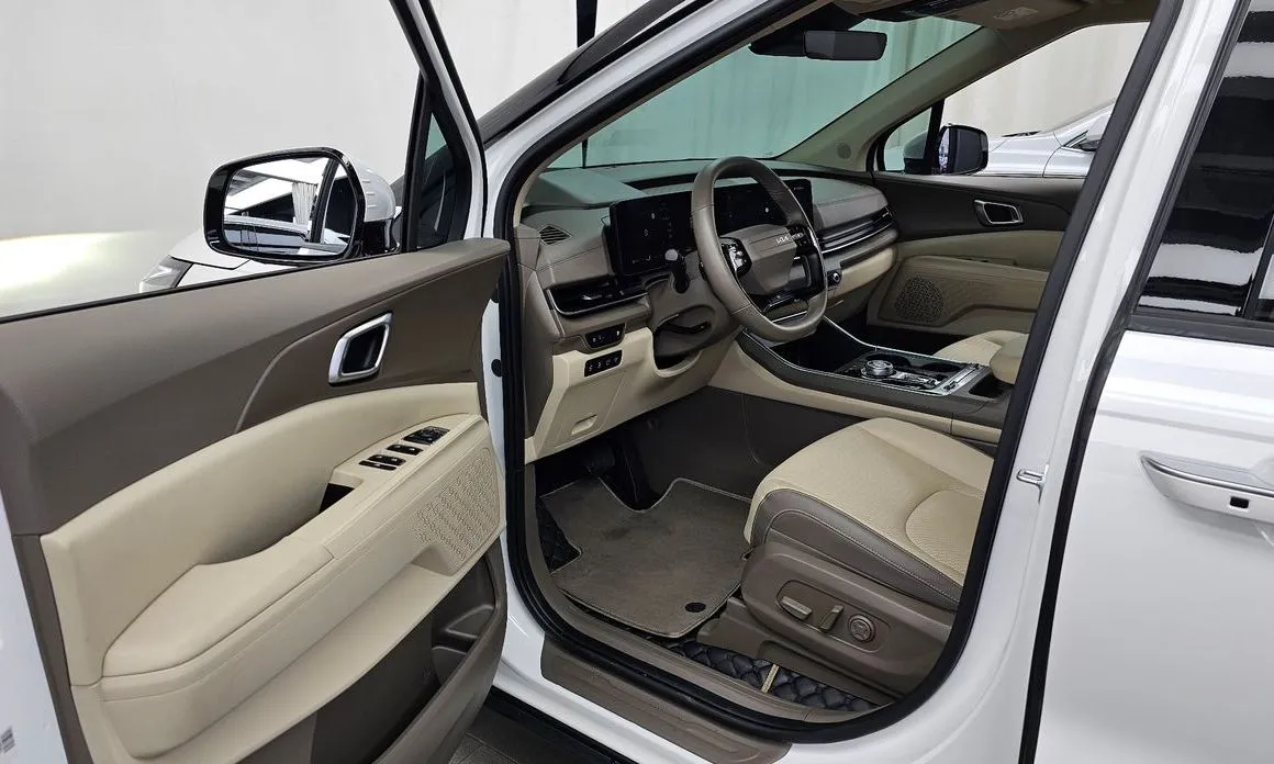 Kia Carnival — фото 10