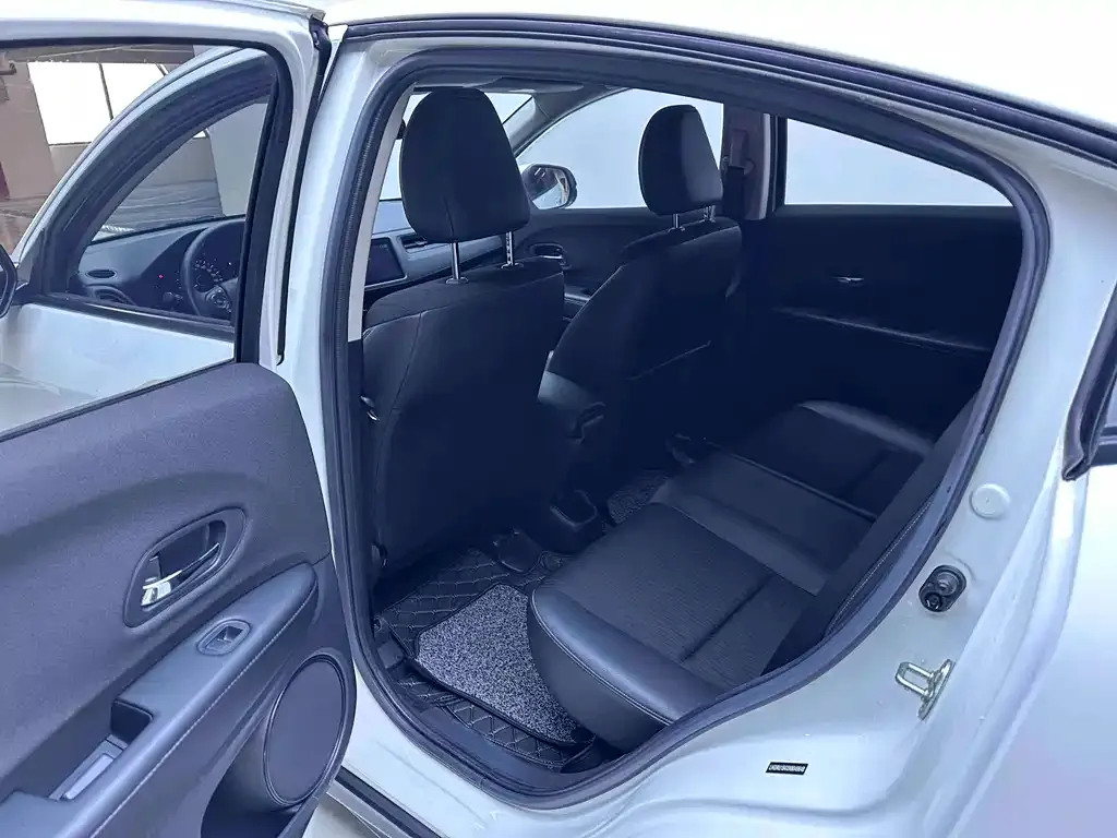 Honda Vezel 2022 из CN, фото 10