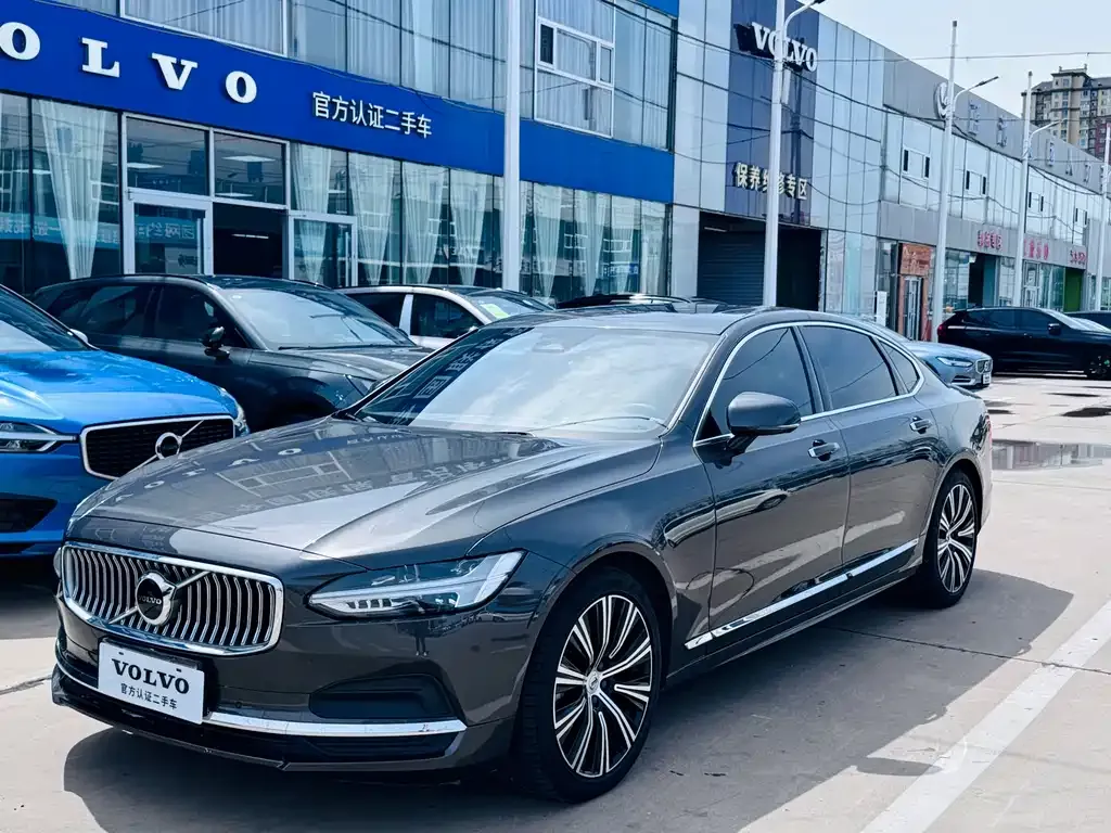 Volvo S90 — фото 1