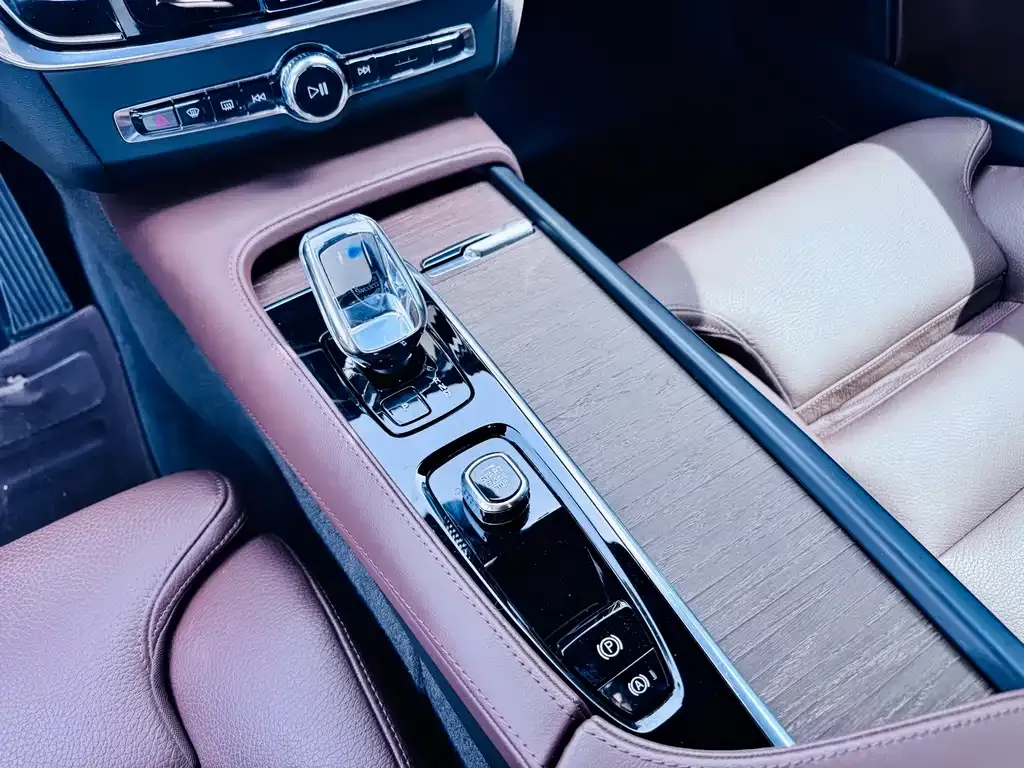 Volvo S90 — фото 7