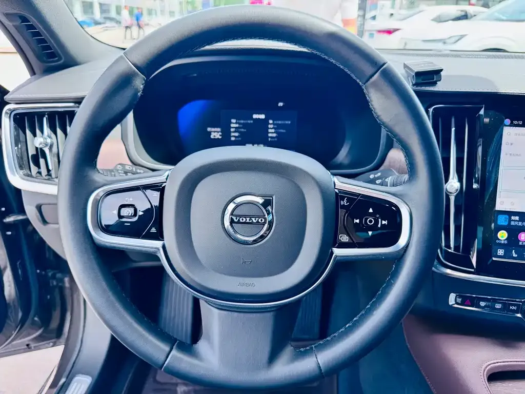 Volvo S90 — фото 3