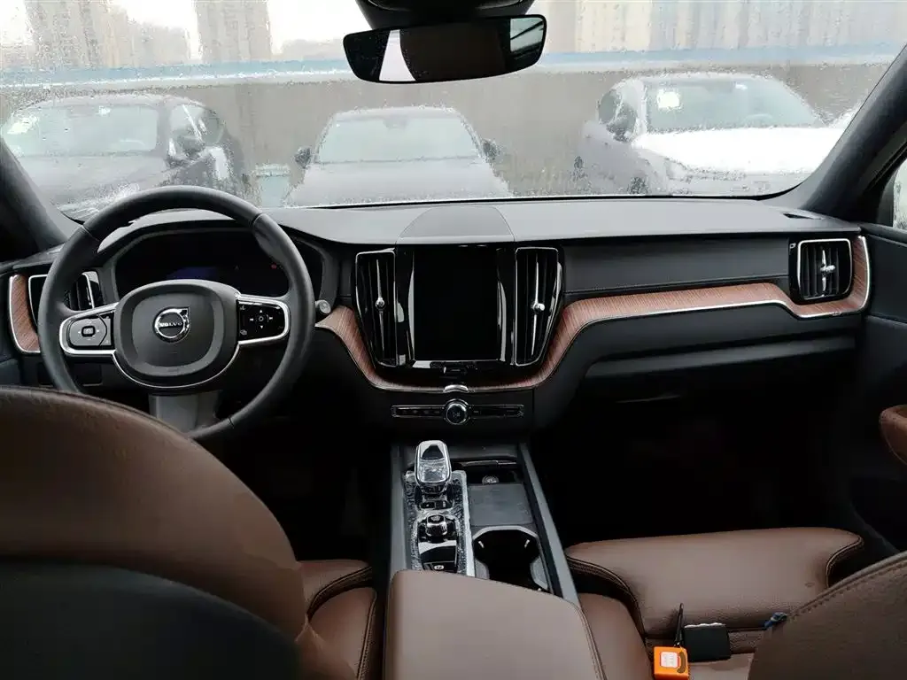 Volvo XC60 2025 из CN, фото 8