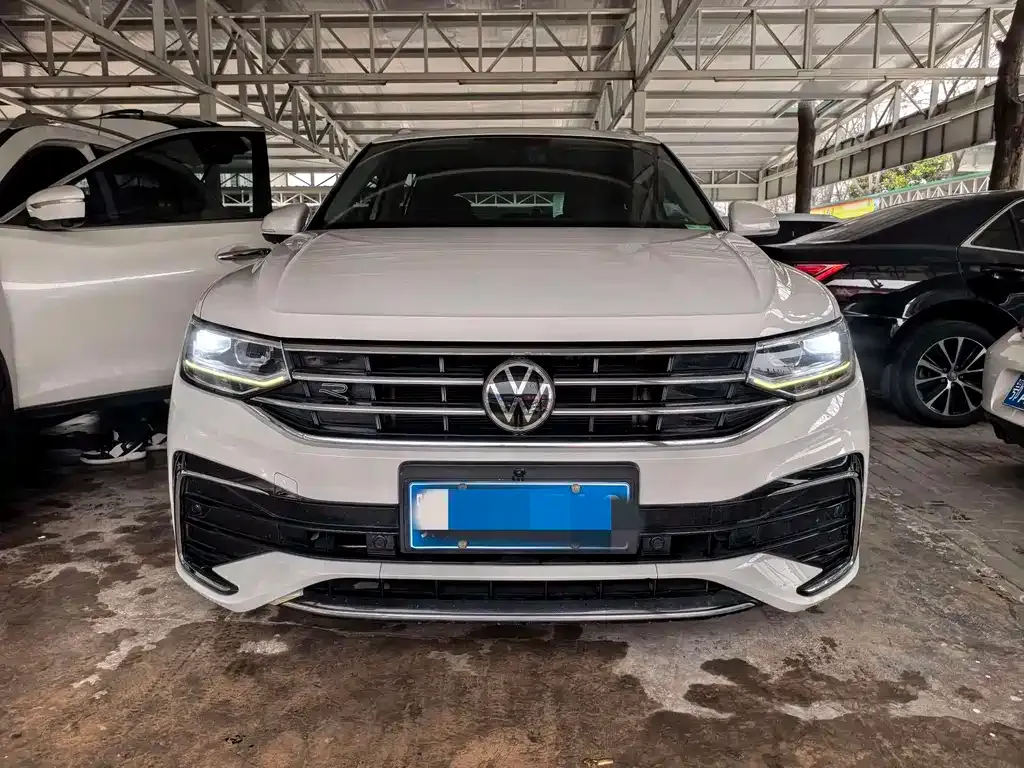 Volkswagen Tiguan L — фото 4