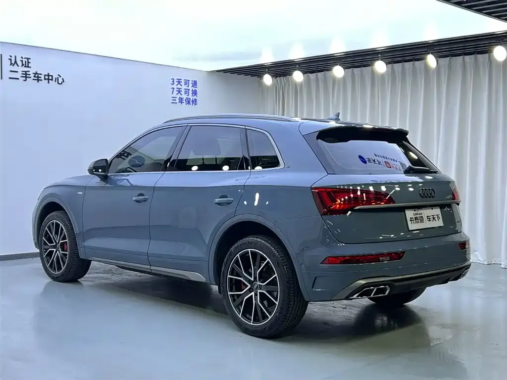 Audi Q5L — фото 6