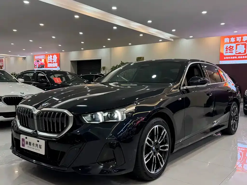 BMW 5 Series — фото 1