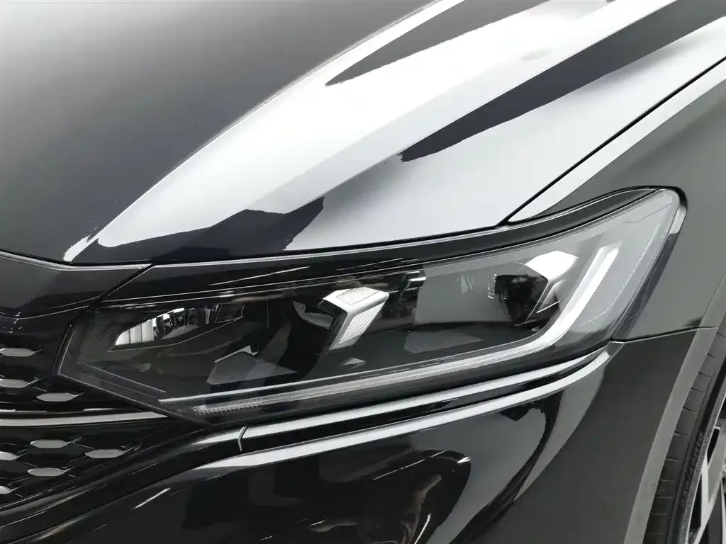Volkswagen Passat — фото 7