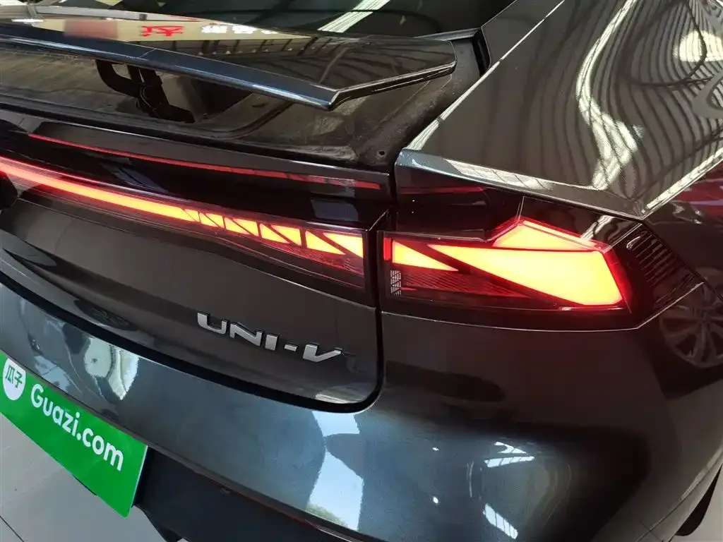 Changan UNI-V 2023 из CN, фото 4