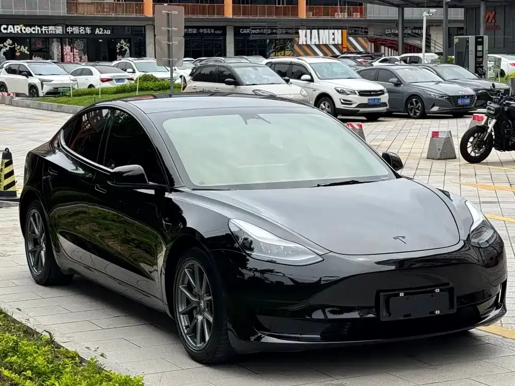 Tesla Model 3 — фото 7