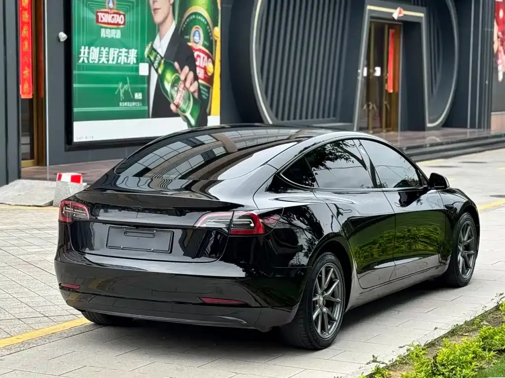 Tesla Model 3 — фото 6